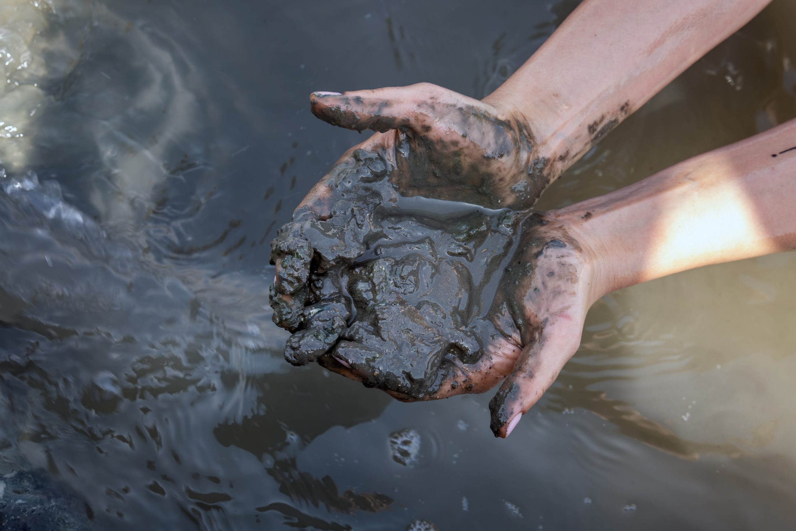 Girl,Hands,Hold,Mud,Of,The,Dead,Sea,Which,Have